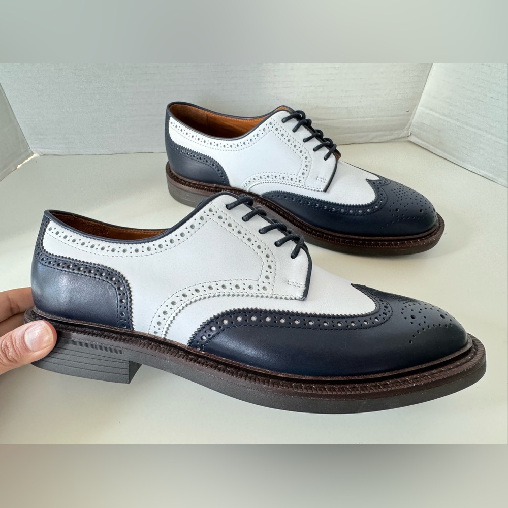 Ralph Lauren White and Navy Blue Two-Tone Wingtip Calfskin Oxford Shoes Women’s